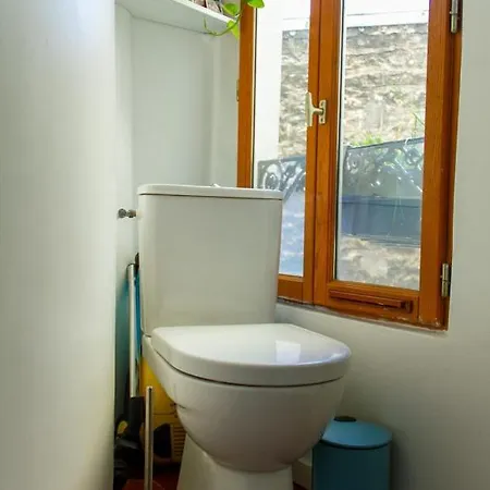 Spacious And Quiet In The Heart Of * París